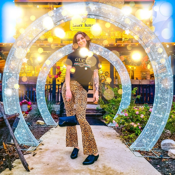 Meet your Posher, Hailey - Picture 6 of 8